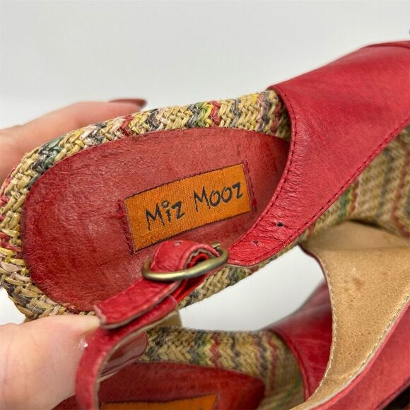 Miz Mooz Violin Red Leather Slingback Peep Toe Pumps Size 6 Button Detail - Picture 12 of 13